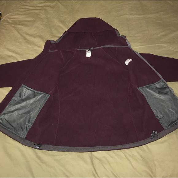 **SOLD** North Face Fleece - Picture 6 of 8